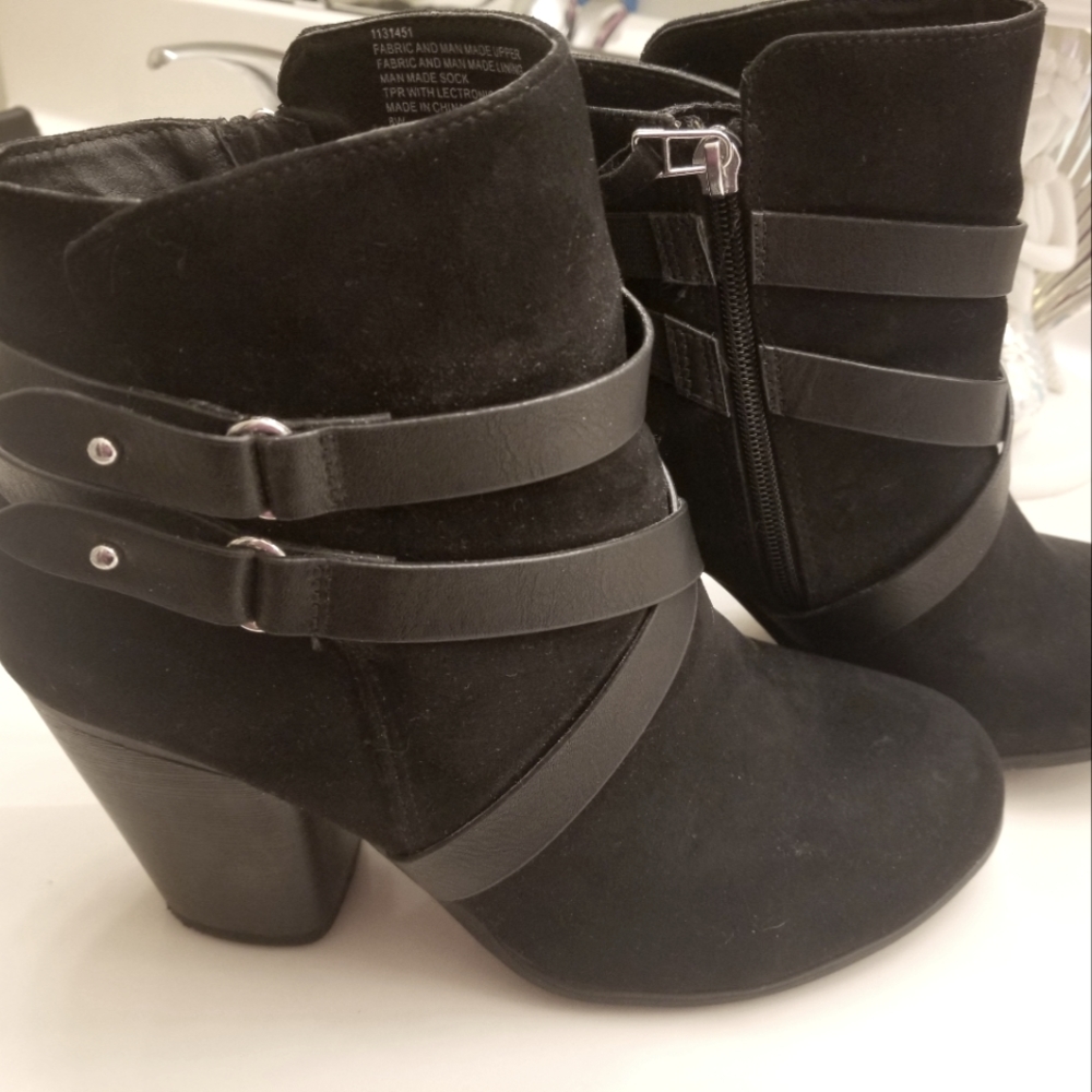 Torrid Faux Suede Criss Cross Black Heel Bootie Size 8w